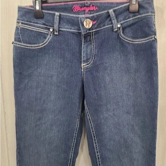 Get ready to Rodeo! Wrangler women’s premium jeans - Picture 6 of 7